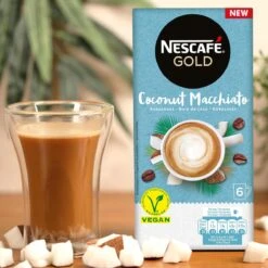 Nescafé Gold Coconut Macchiato Oploskoffie - 6 Doosjes à 6 Zakjes -KoffieLuxe Aanbiedingen Winkel 1200x1200 225