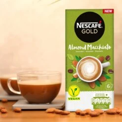 Nescafé Gold Almond Macchiato Oploskoffie - 6 Doosjes à 6 Zakjes -KoffieLuxe Aanbiedingen Winkel 1200x1200 227