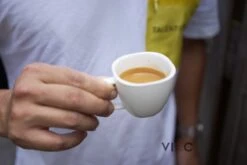 Vietnamese Dark Roast Koffiebonen 500g | 20% Arabica - 80% Robusta | DAM Koffie 8 Vietnamese Dark Roast Koffiebonen 500g | 20% Arabica - 80% Robusta | DAM Koffie -KoffieLuxe Aanbiedingen Winkel 1200x800 7