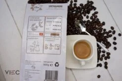 Vietnamese Dark Roast Koffiebonen 500g | 20% Arabica - 80% Robusta | DAM Koffie 11 Vietnamese Dark Roast Koffiebonen 500g | 20% Arabica - 80% Robusta | DAM Koffie -KoffieLuxe Aanbiedingen Winkel 1200x800 8