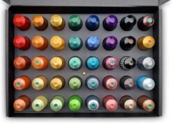 Koffie Proeverij Pakket Groot 40 Stuks Verschillende Smaken Met Mystery Card 'Get Well Soon' Met Persoonlijke (video) Boodschap | Verjaardag | Sinterklaas | Kerstpakket | Vaderdag | Moederdag | Jubileum | Valentijnsdag -KoffieLuxe Aanbiedingen Winkel 1200x865 1