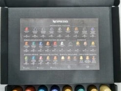 Koffie Proeverij Pakket Groot 40 Stuks Verschillende Smaken Met Mystery Card 'Get Well Soon' Met Persoonlijke (video) Boodschap | Verjaardag | Sinterklaas | Kerstpakket | Vaderdag | Moederdag | Jubileum | Valentijnsdag -KoffieLuxe Aanbiedingen Winkel 1200x899 1