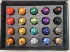 Koffie Proeverij Pakket Met 20 Stuks Verschillende Smaken En Mystery Card 'Enjoy The Sweet Moment' Met Persoonlijke (video) Boodschap | Verjaardag | Sinterklaas | Kerstpakket | Vaderdag | Moederdag | Jubileum | Valentijnsdag 9 Koffie Proeverij Pakket Met 20 Stuks Verschillende Smaken En Mystery Card 'Enjoy The Sweet Moment' Met Persoonlijke (video) Boodschap | Verjaardag | Sinterklaas | Kerstpakket | Vaderdag | Moederdag | Jubileum | Valentijnsdag -KoffieLuxe Aanbiedingen Winkel 1200x899