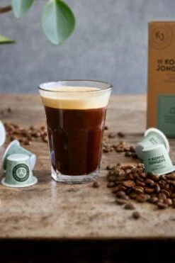 Nespresso Cups - De Koffiejongens - Lungo Extra Forte - 100% Biologisch Afbreekbaar - 60 Cups - 100% Nespresso Compatible -KoffieLuxe Aanbiedingen Winkel 800x1200 1